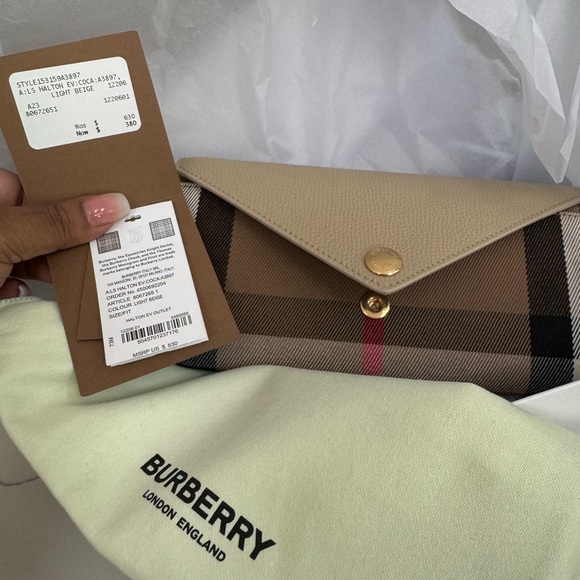 Burberry Handbags - Brand New Burberry Wallet